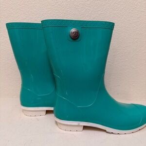 UGG Sienna Boots Waterproof